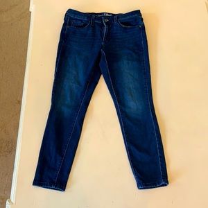 Universal Thread blue jeans